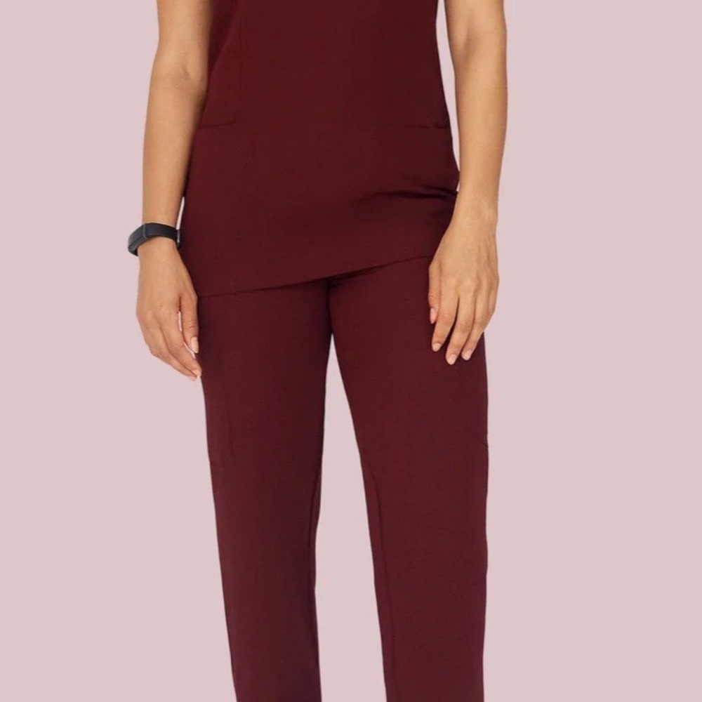NWT - Mandala Scrub Set - Small - Wine